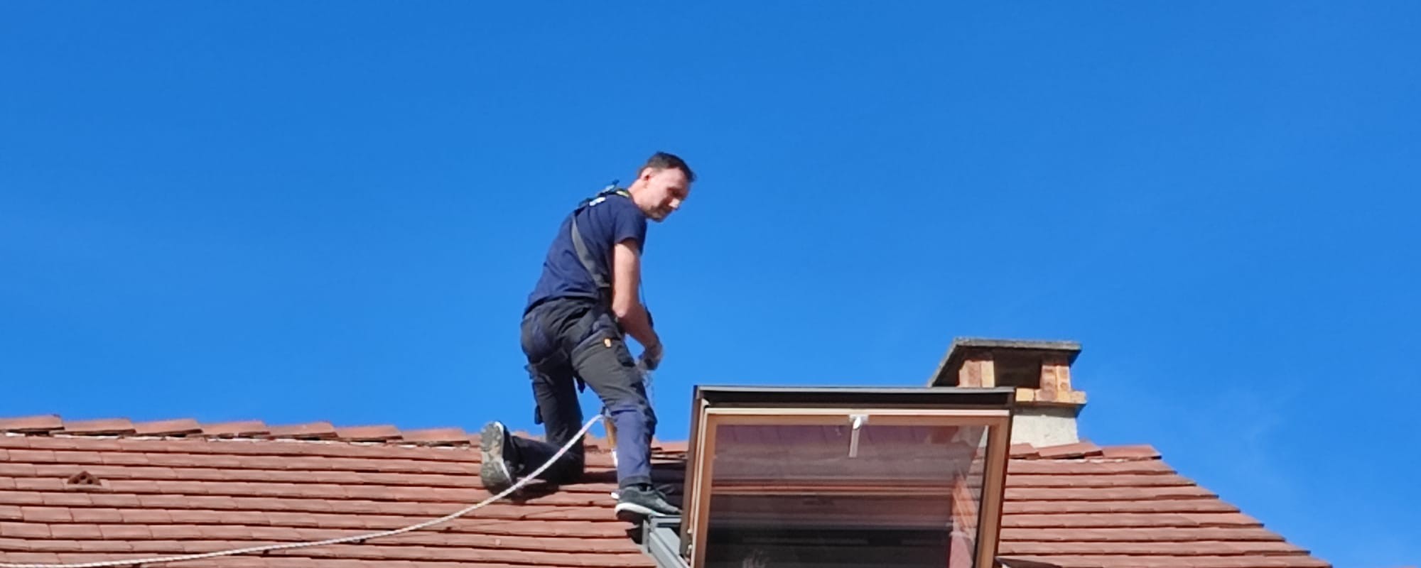 artisan photovoltaïque dans les Yvelines en intervention sur toiture